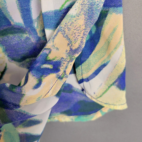 Chicos Button Front Top Blouse Womens Chicos 1 (M-8) Blue Floral Leaf V-Neck - Picture 5 of 13